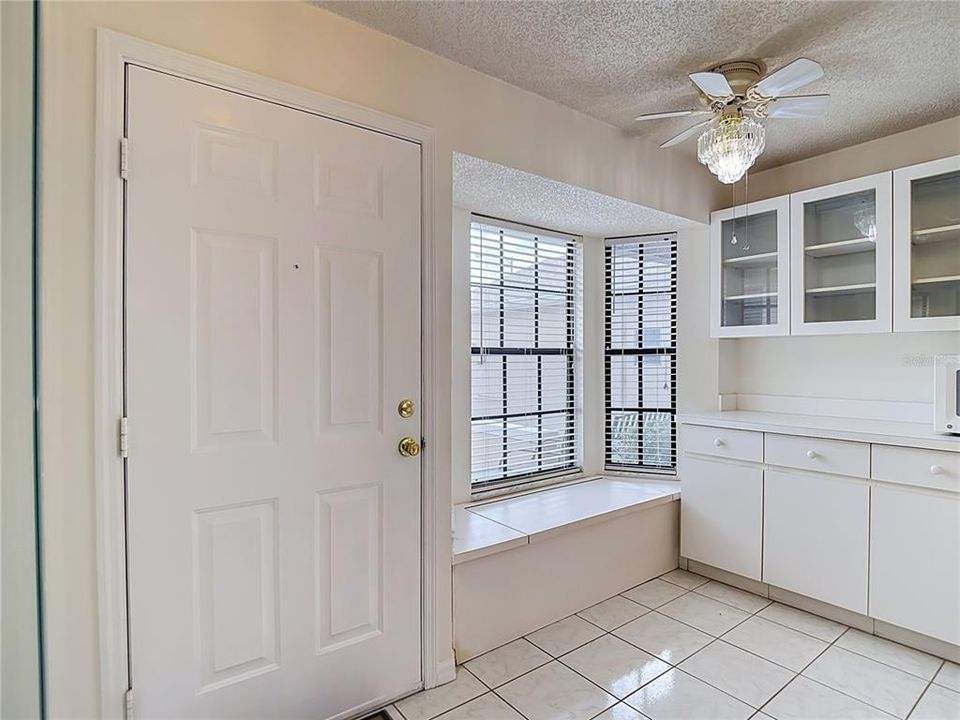 En Venta: $179,900 (2 camas, 2 baños, 907 Pies cuadrados)