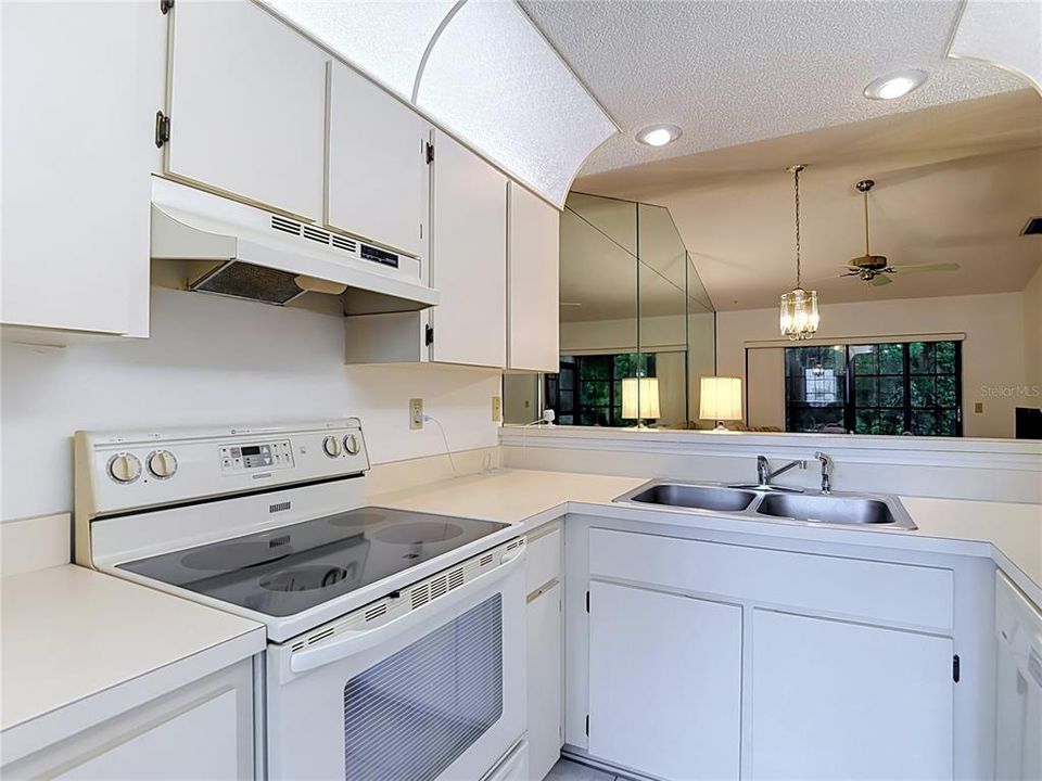 En Venta: $179,900 (2 camas, 2 baños, 907 Pies cuadrados)