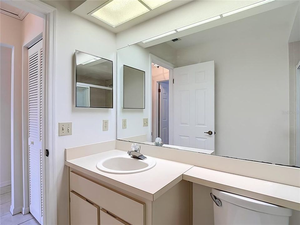 En Venta: $179,900 (2 camas, 2 baños, 907 Pies cuadrados)