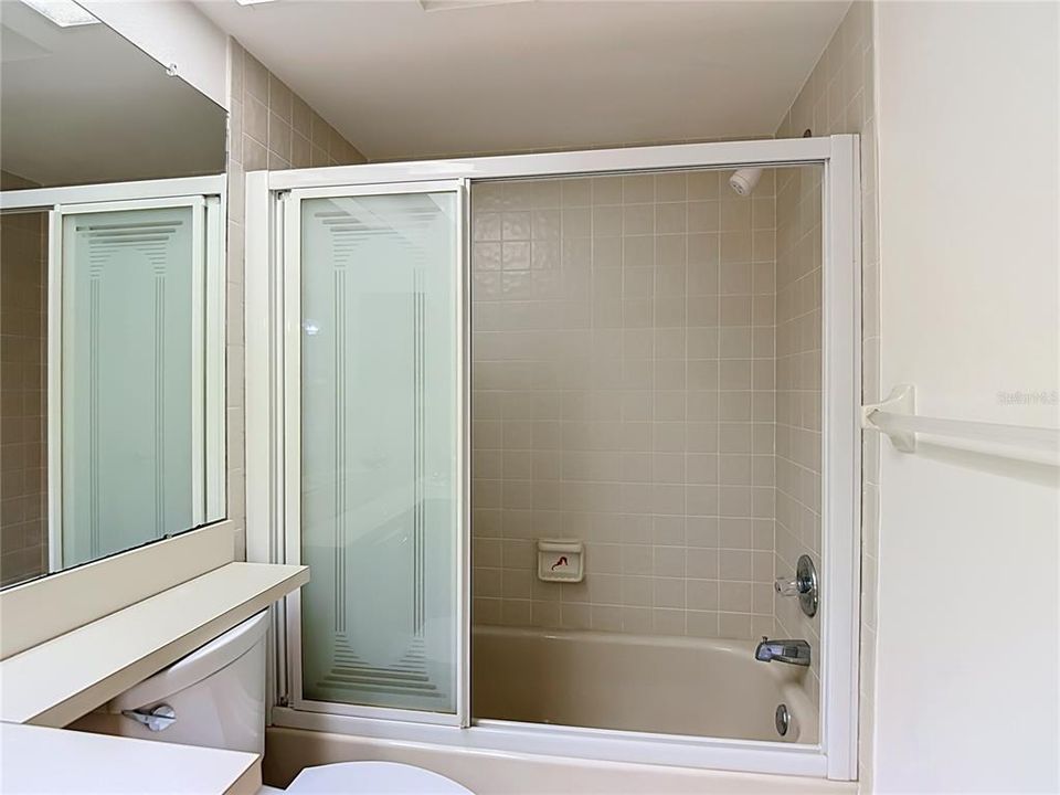 En Venta: $179,900 (2 camas, 2 baños, 907 Pies cuadrados)