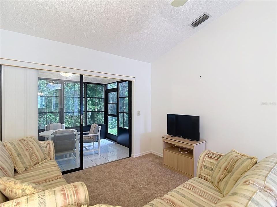 En Venta: $179,900 (2 camas, 2 baños, 907 Pies cuadrados)