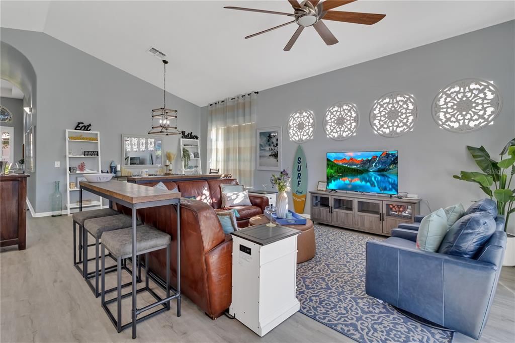 For Sale: $437,000 (4 beds, 3 baths, 1895 Square Feet)