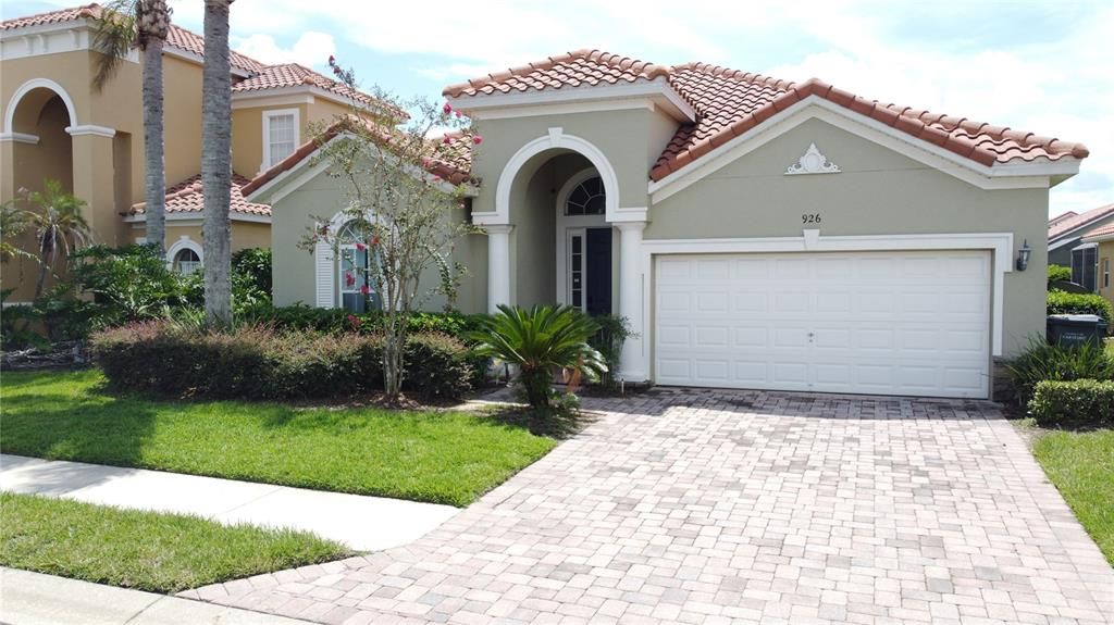 For Sale: $437,000 (4 beds, 3 baths, 1895 Square Feet)