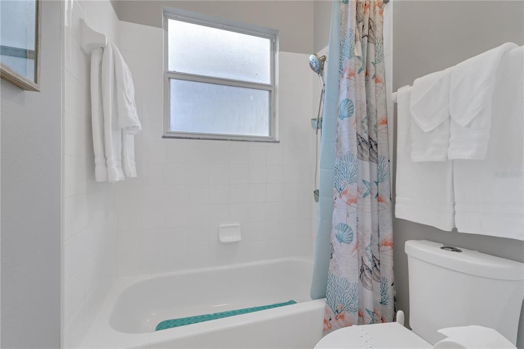 For Sale: $437,000 (4 beds, 3 baths, 1895 Square Feet)