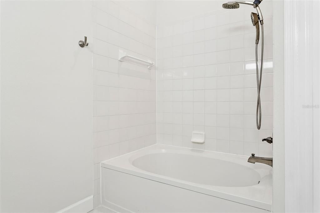 For Sale: $275,000 (2 beds, 1 baths, 1105 Square Feet)