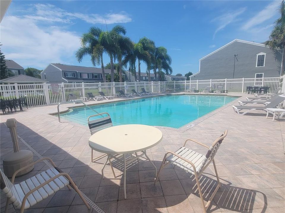 For Sale: $275,000 (2 beds, 1 baths, 1105 Square Feet)