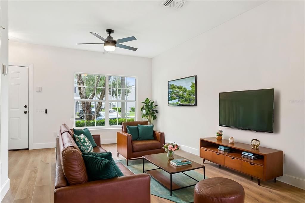 For Sale: $275,000 (2 beds, 1 baths, 1105 Square Feet)
