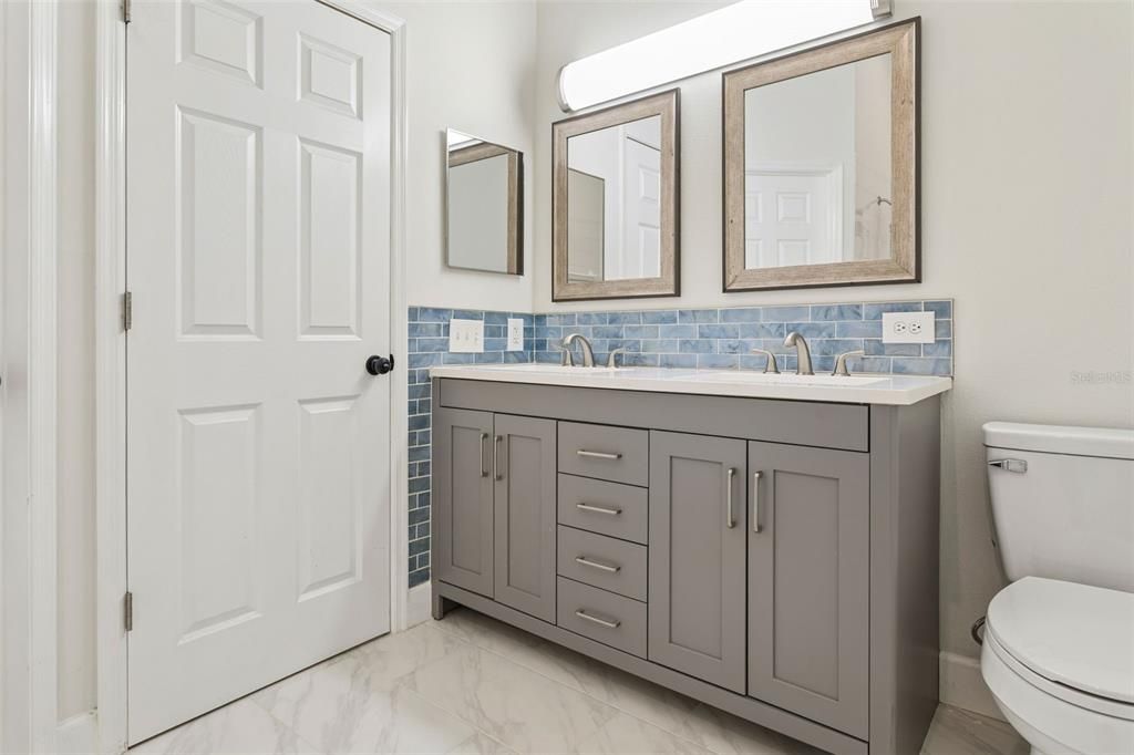 For Sale: $275,000 (2 beds, 1 baths, 1105 Square Feet)