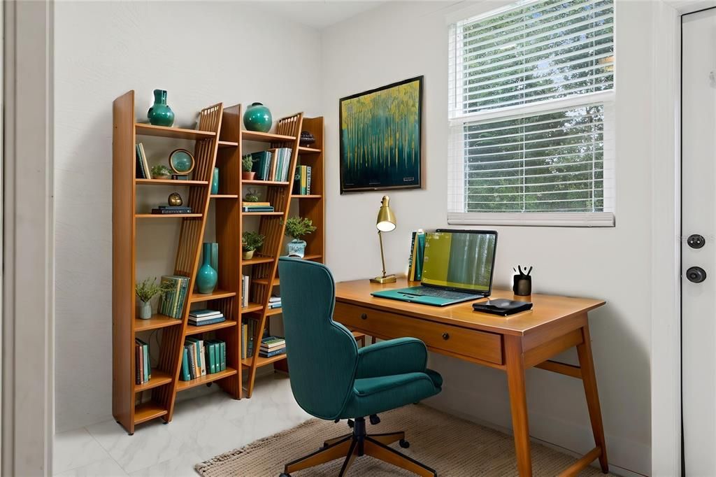 For Sale: $275,000 (2 beds, 1 baths, 1105 Square Feet)