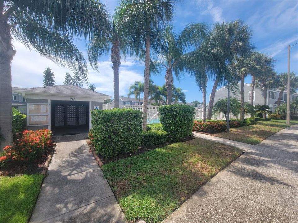 For Sale: $275,000 (2 beds, 1 baths, 1105 Square Feet)
