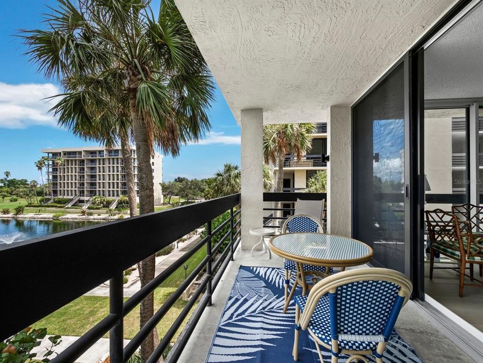 En Venta: $1,099,000 (3 camas, 2 baños, 1819 Pies cuadrados)