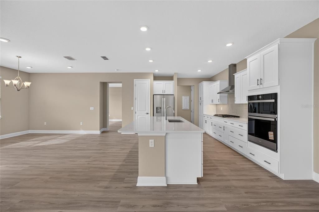 For Sale: $538,635 (2 beds, 2 baths, 2145 Square Feet)