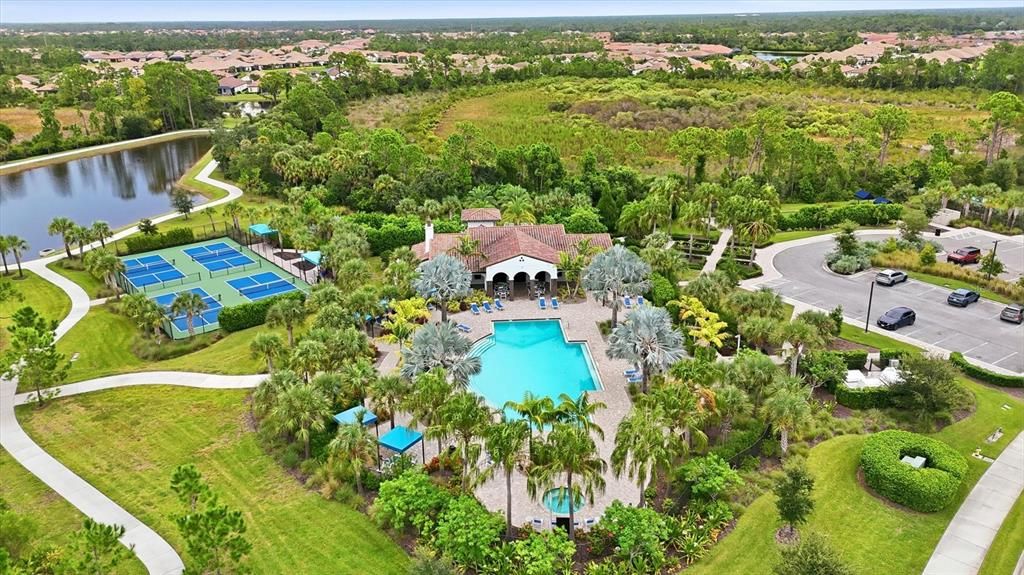 For Sale: $825,000 (4 beds, 3 baths, 2666 Square Feet)