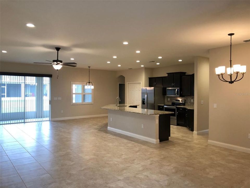For Rent: $3,495 (5 beds, 3 baths, 2536 Square Feet)