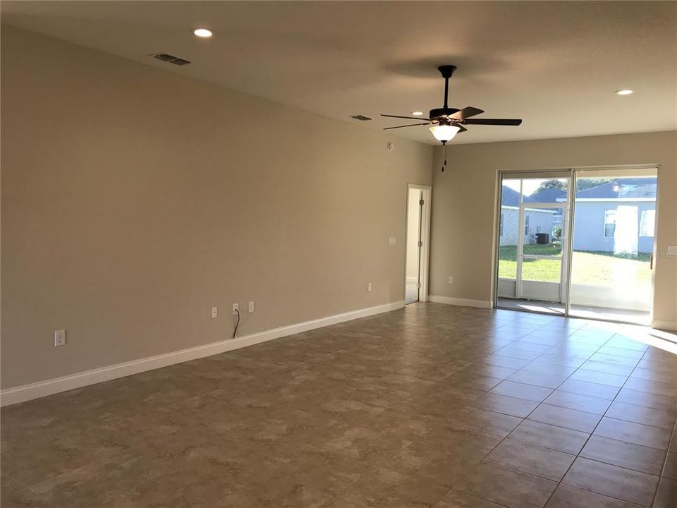 For Rent: $3,495 (5 beds, 3 baths, 2536 Square Feet)