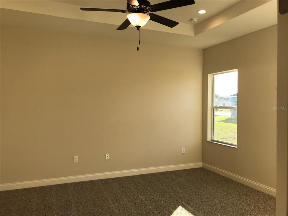 For Rent: $3,495 (5 beds, 3 baths, 2536 Square Feet)
