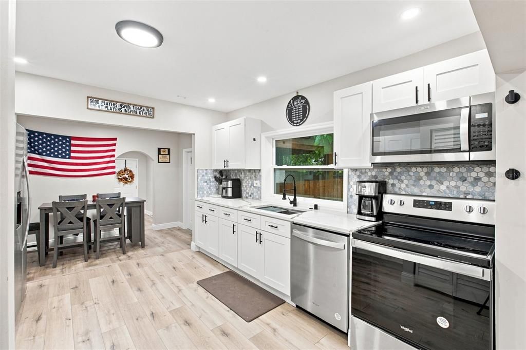 На продажу: $479,000 (5 спален, 2 ванн, 1602 Квадратных фут)