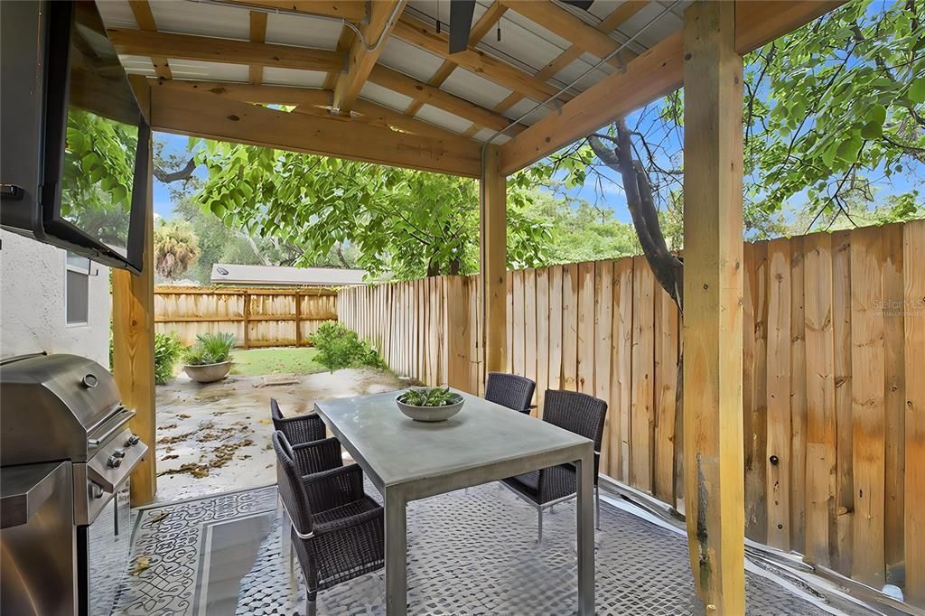 На продажу: $479,000 (5 спален, 2 ванн, 1602 Квадратных фут)