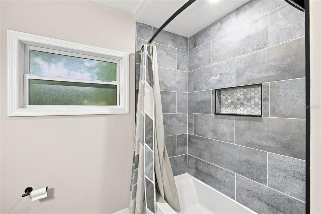 На продажу: $479,000 (5 спален, 2 ванн, 1602 Квадратных фут)
