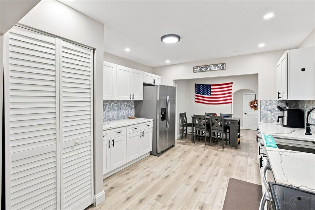 На продажу: $479,000 (5 спален, 2 ванн, 1602 Квадратных фут)