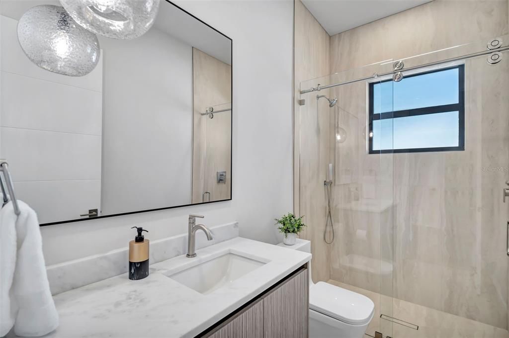 En Venta: $1,595,000 (4 camas, 5 baños, 3719 Pies cuadrados)