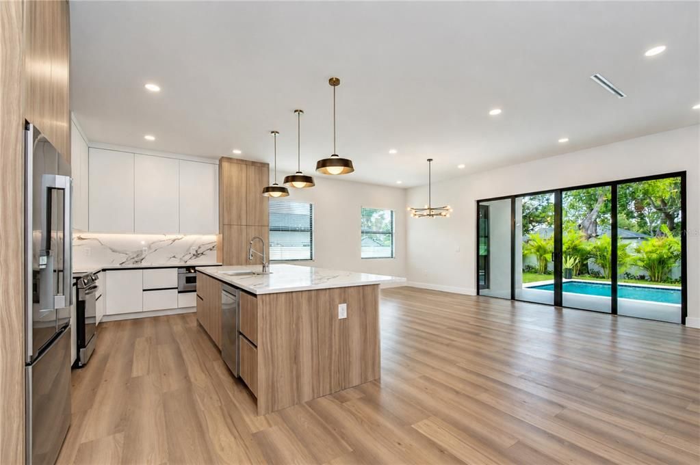 En Venta: $1,595,000 (4 camas, 5 baños, 3719 Pies cuadrados)
