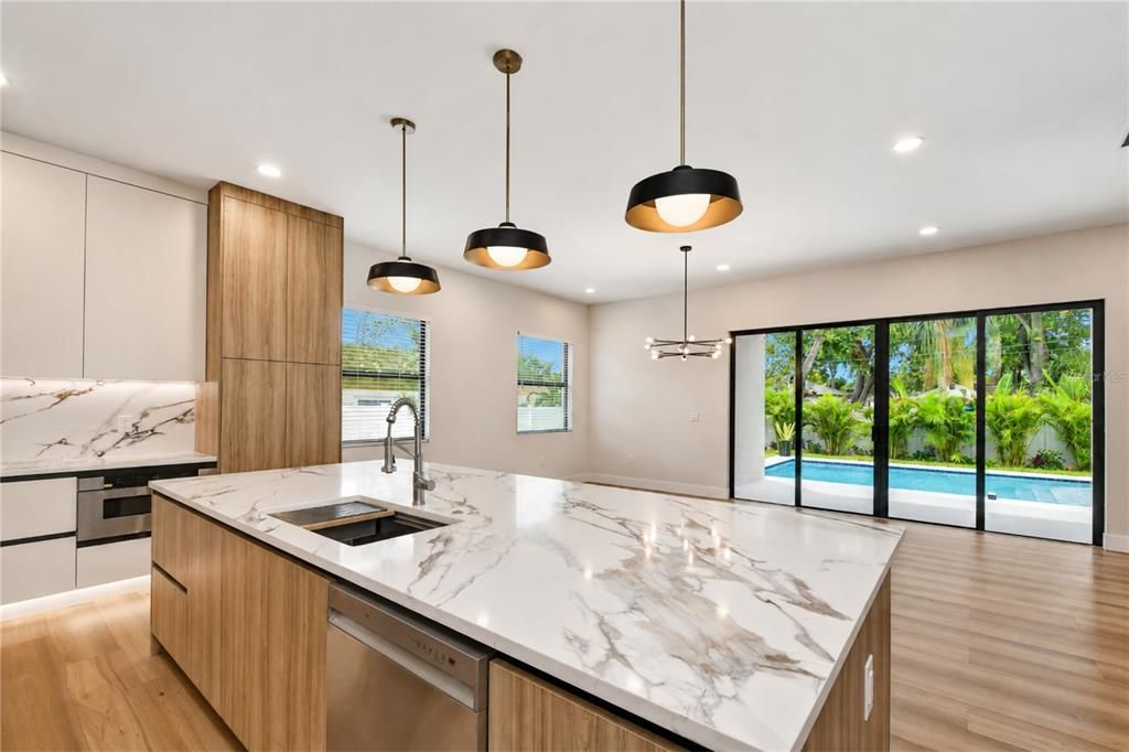 En Venta: $1,595,000 (4 camas, 5 baños, 3719 Pies cuadrados)