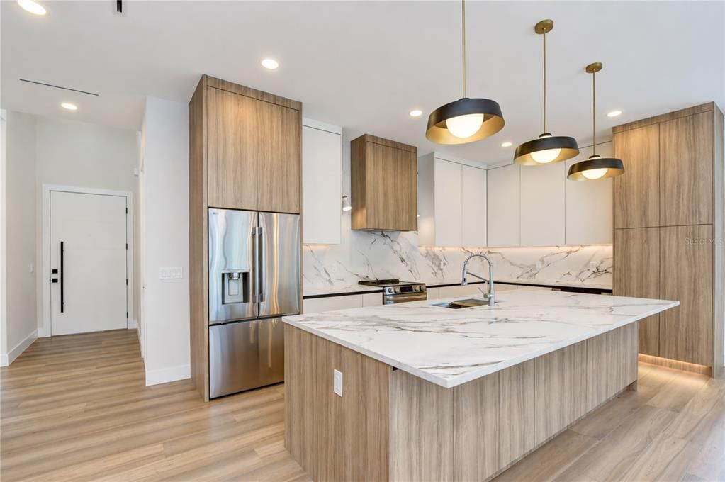 En Venta: $1,595,000 (4 camas, 5 baños, 3719 Pies cuadrados)