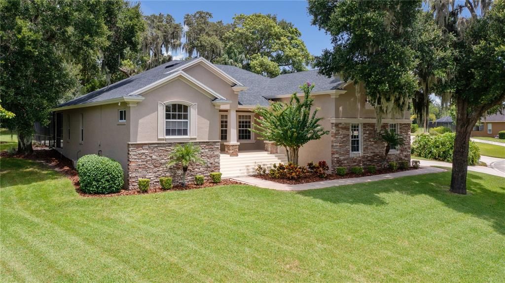For Rent: $4,400 (5 beds, 4 baths, 3627 Square Feet)