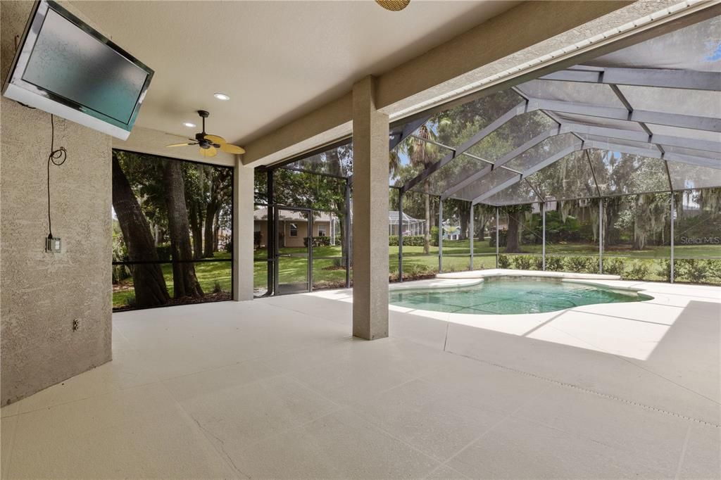 For Rent: $4,400 (5 beds, 4 baths, 3627 Square Feet)