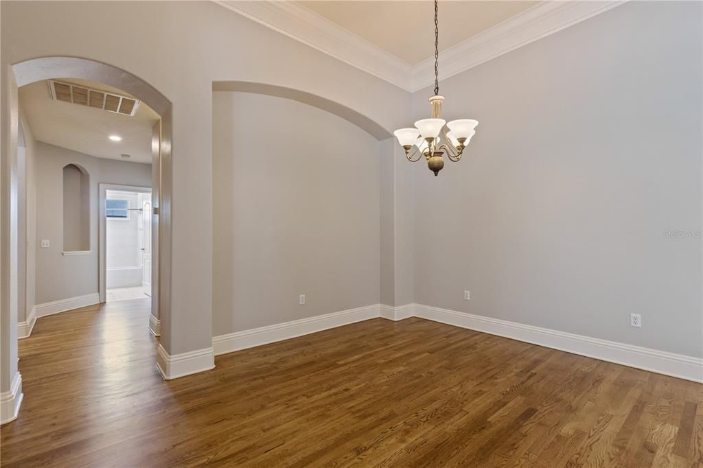 For Rent: $4,400 (5 beds, 4 baths, 3627 Square Feet)