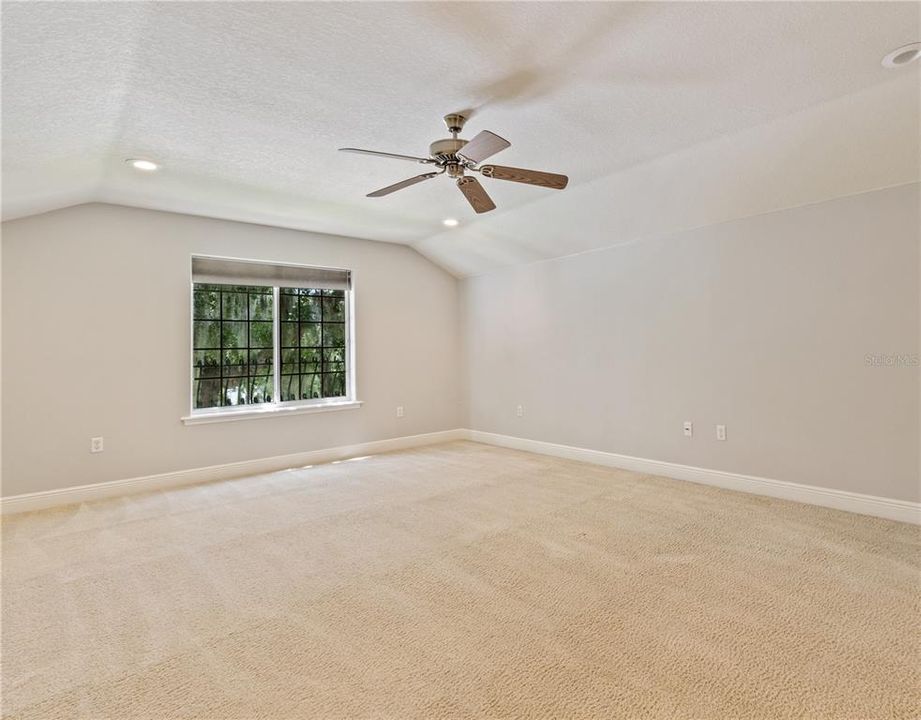 For Rent: $4,400 (5 beds, 4 baths, 3627 Square Feet)