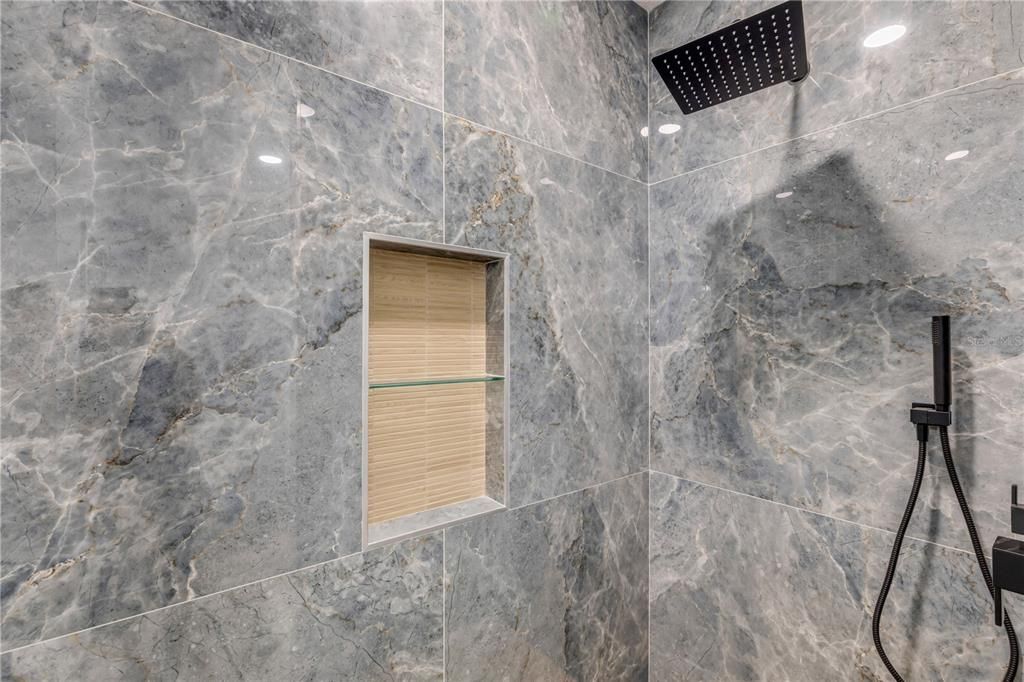 En Venta: $639,000 (3 camas, 2 baños, 1843 Pies cuadrados)