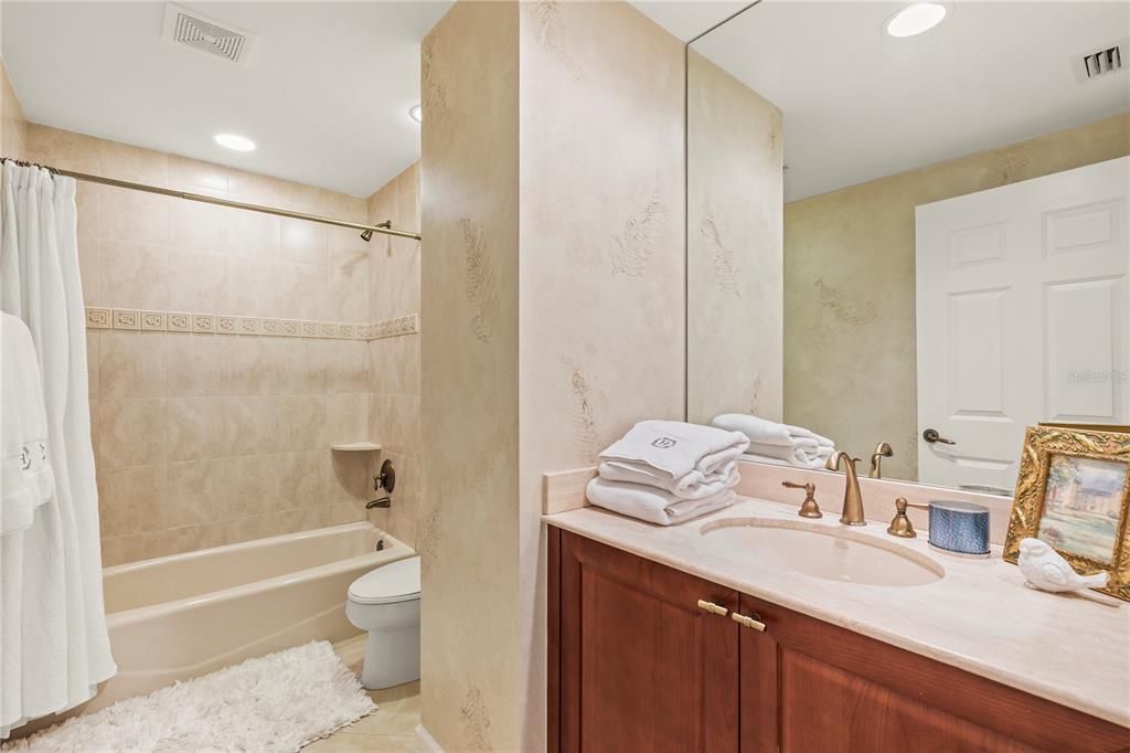 For Sale: $1,249,000 (2 beds, 2 baths, 2340 Square Feet)