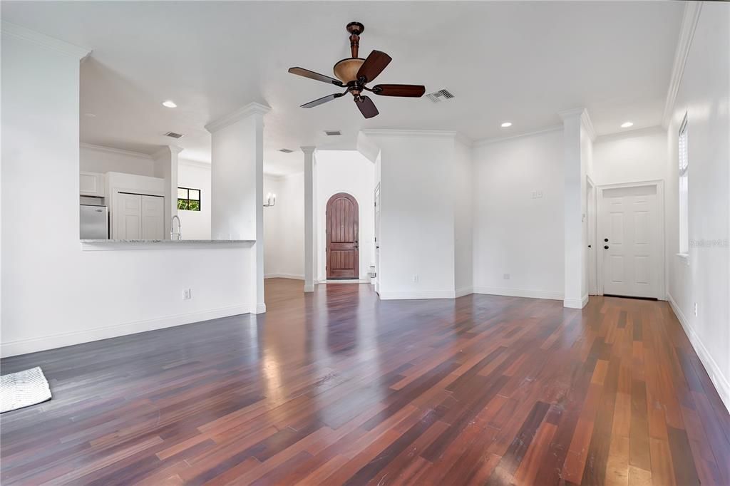 En Venta: $539,500 (3 camas, 2 baños, 1819 Pies cuadrados)