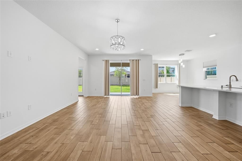 For Sale: $560,000 (5 beds, 4 baths, 3316 Square Feet)