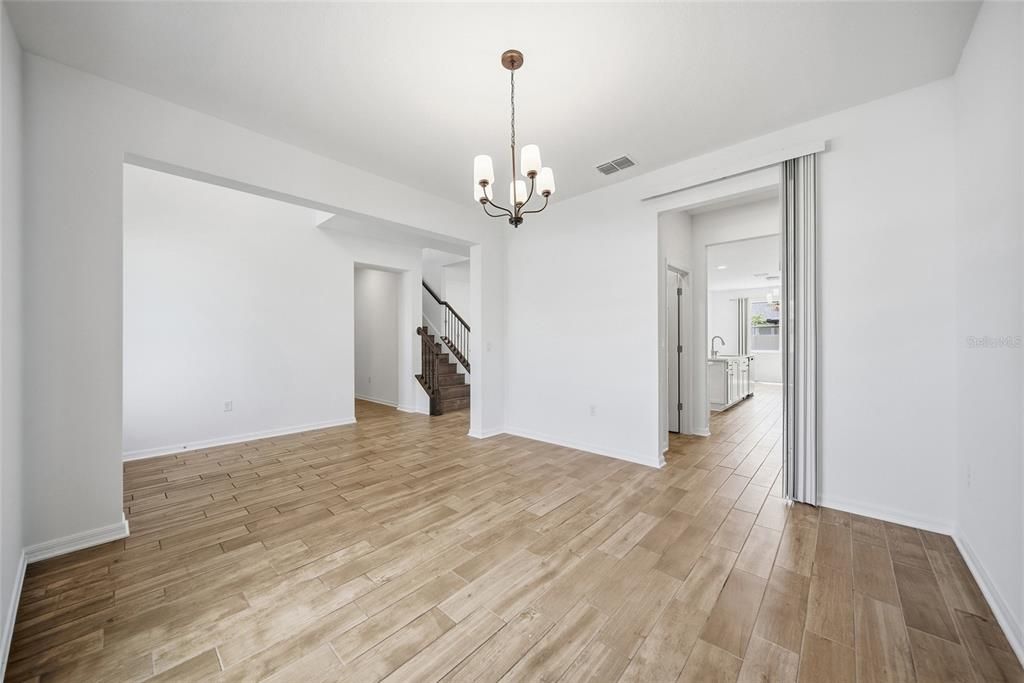 For Sale: $560,000 (5 beds, 4 baths, 3316 Square Feet)