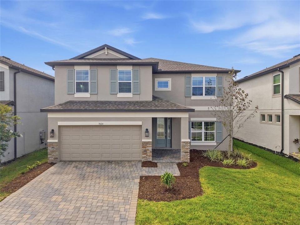 For Sale: $560,000 (5 beds, 4 baths, 3316 Square Feet)