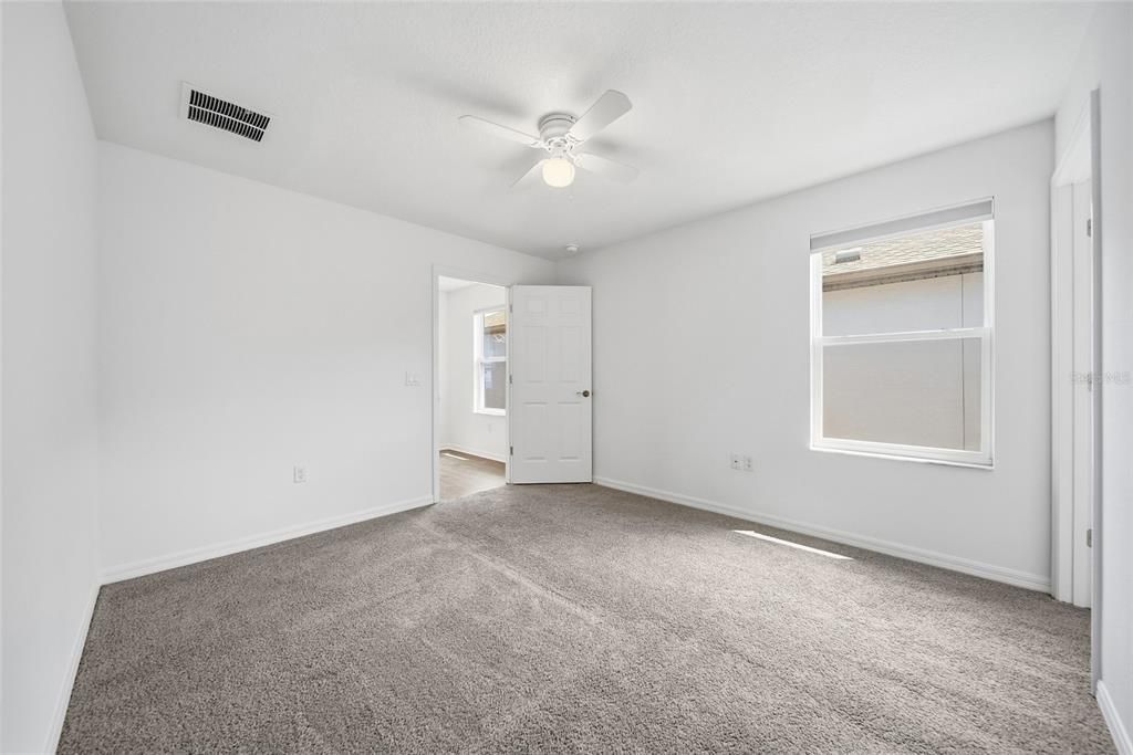 For Sale: $560,000 (5 beds, 4 baths, 3316 Square Feet)