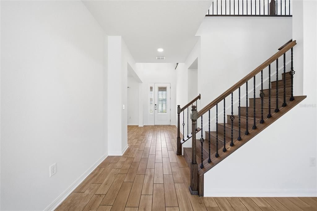 For Sale: $560,000 (5 beds, 4 baths, 3316 Square Feet)