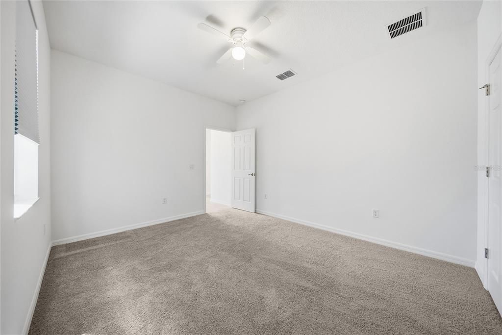 For Sale: $560,000 (5 beds, 4 baths, 3316 Square Feet)