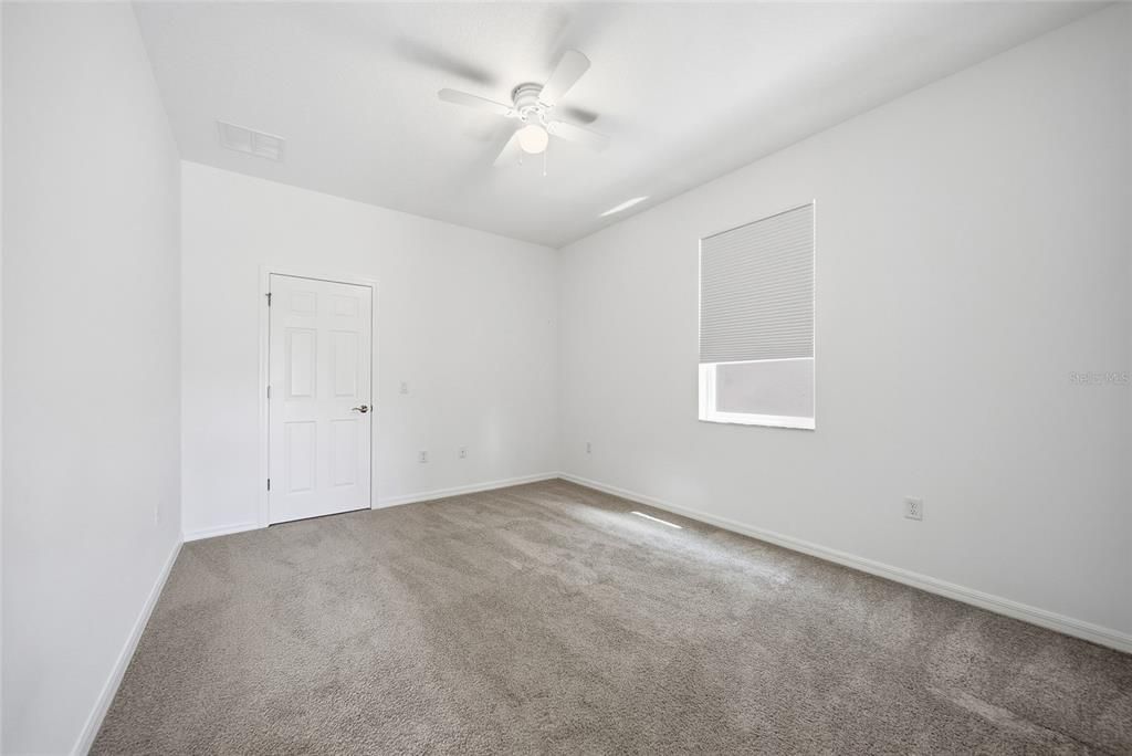 For Sale: $560,000 (5 beds, 4 baths, 3316 Square Feet)