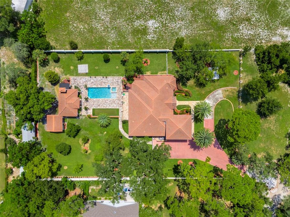 На продажу: $975,000 (4 спален, 3 ванн, 4239 Квадратных фут)