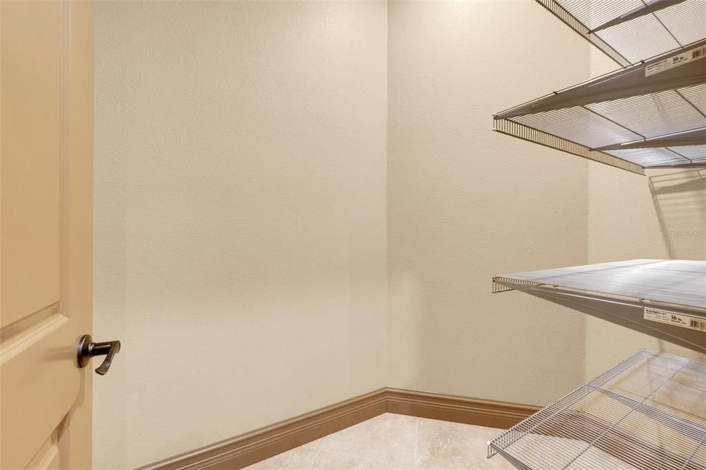 На продажу: $975,000 (4 спален, 3 ванн, 4239 Квадратных фут)