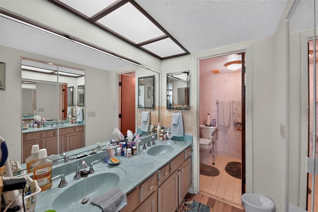 En Venta: $749,000 (2 camas, 2 baños, 1275 Pies cuadrados)