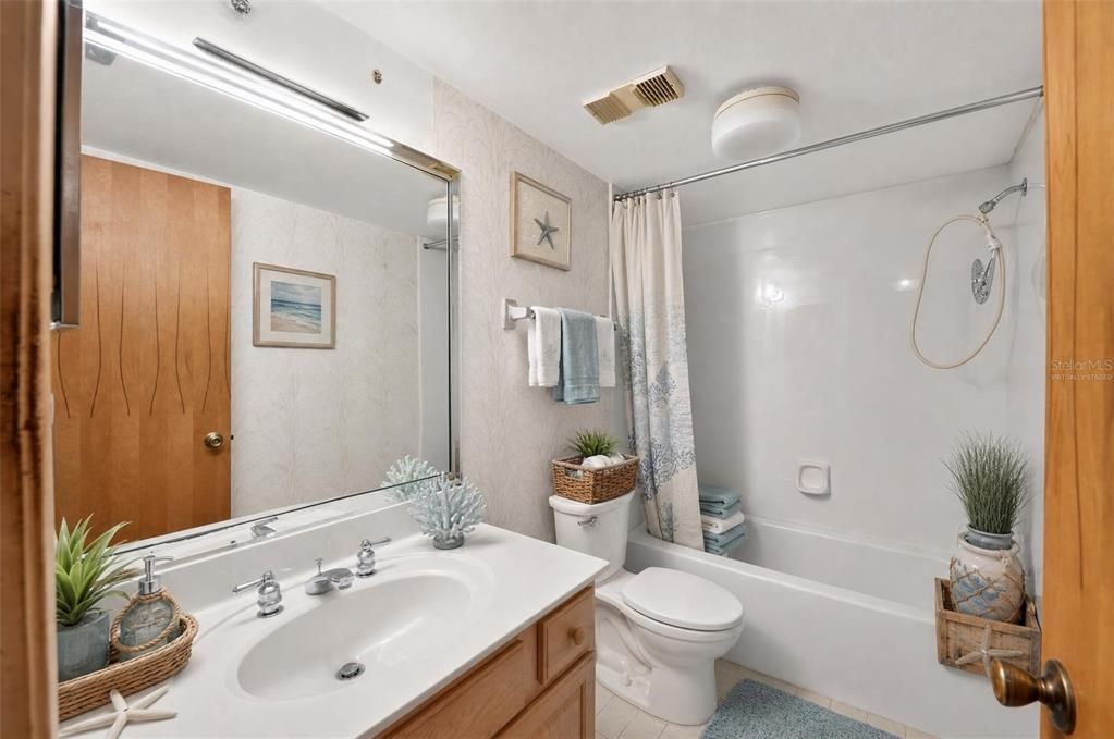 En Venta: $795,000 (2 camas, 2 baños, 1275 Pies cuadrados)