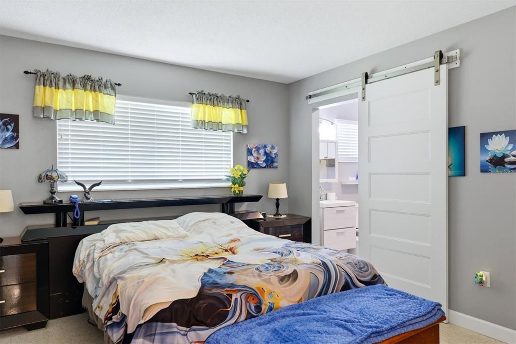 For Sale: $215,000 (2 beds, 2 baths, 1195 Square Feet)