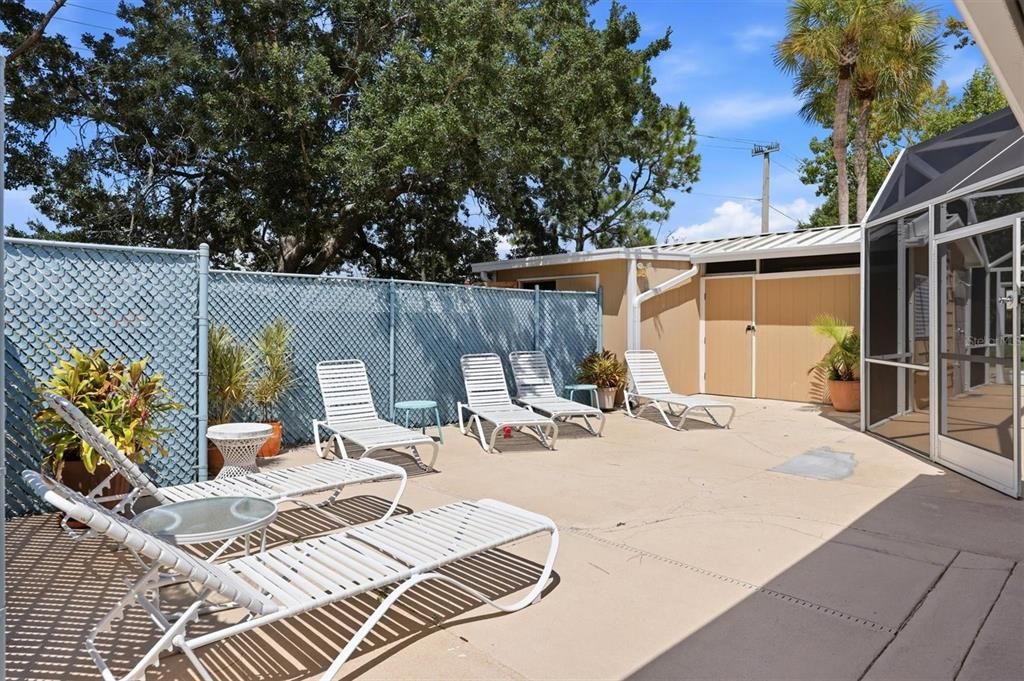 For Sale: $215,000 (2 beds, 2 baths, 1195 Square Feet)