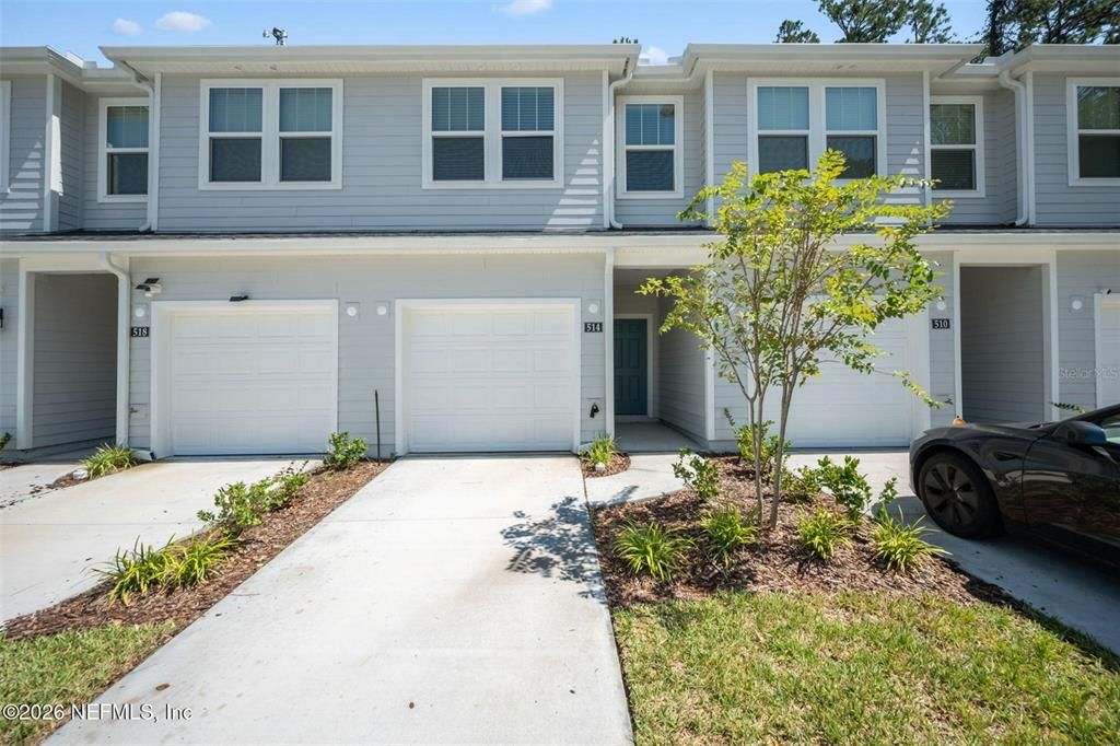 For Sale: $245,000 (3 beds, 2 baths, 1558 Square Feet)