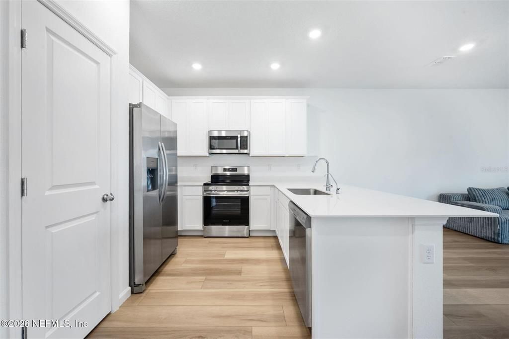 For Sale: $245,000 (3 beds, 2 baths, 1558 Square Feet)